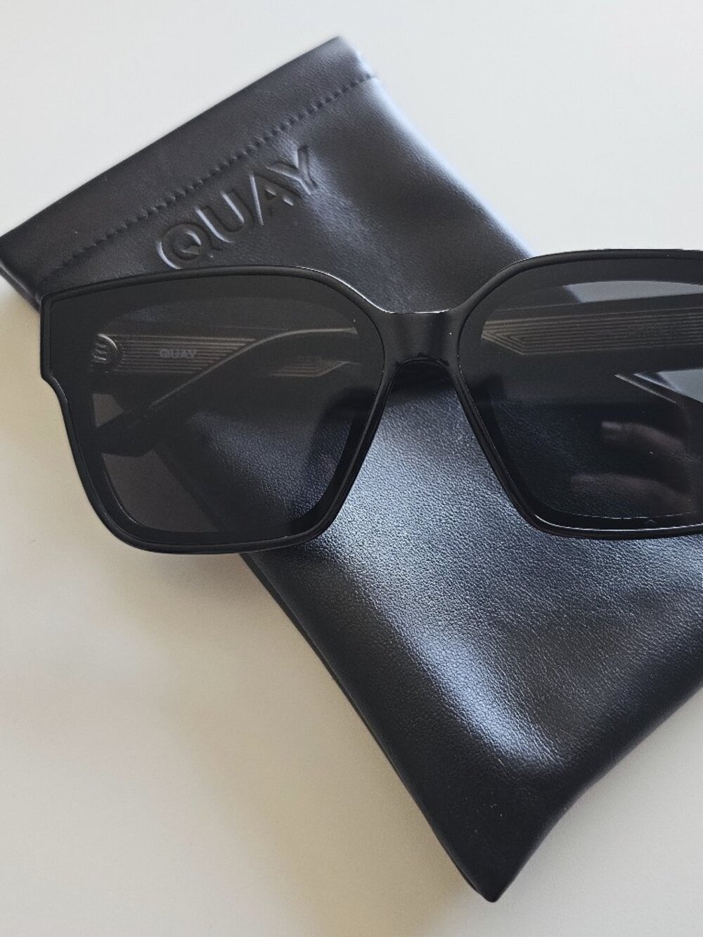 QUAY Drive-In Sunglasses - Black